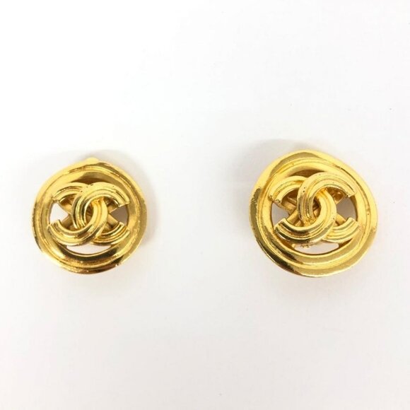 CHANEL 24K Vintage CC Gold Plated Clip-On Round Medallion Logo Earrings 1996 96P - Picture 6 of 16
